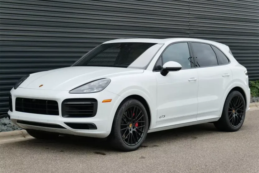 2022 Porsche Cayenne GTS photo 1