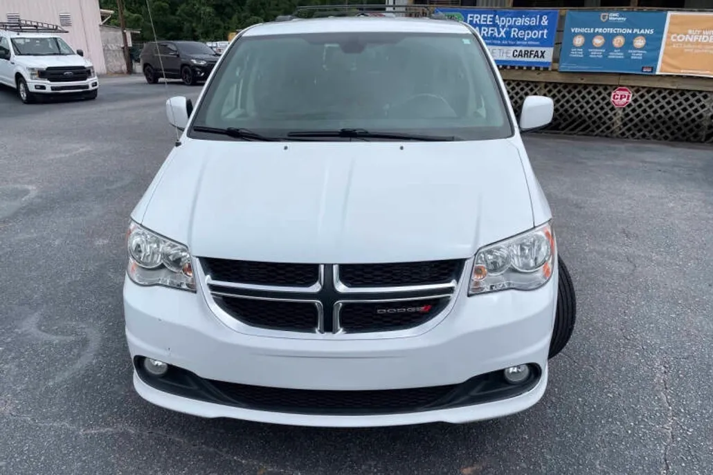 2019 Dodge Grand Caravan SXT photo 1