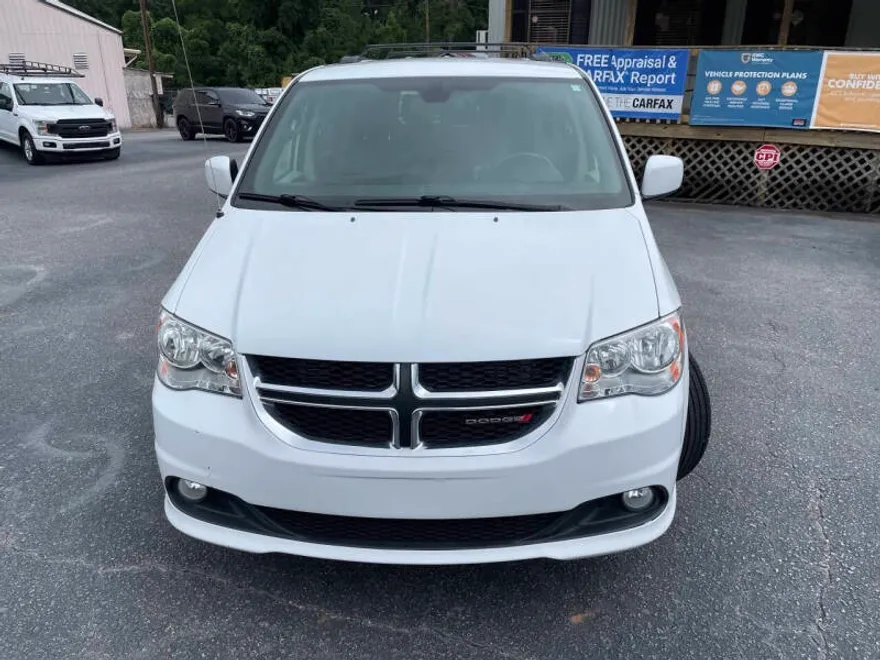 2019 Dodge Grand Caravan SXT photo 1