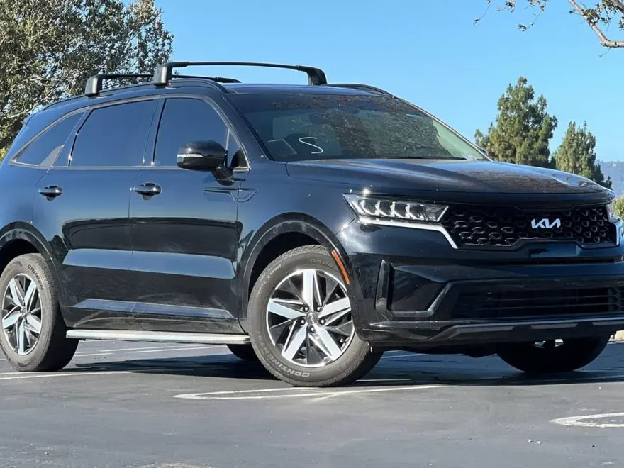 2022 Kia Sorento S photo 1