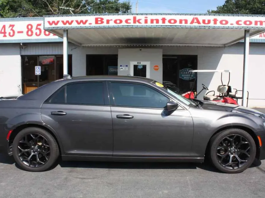 2019 Chrysler 300 S photo 1