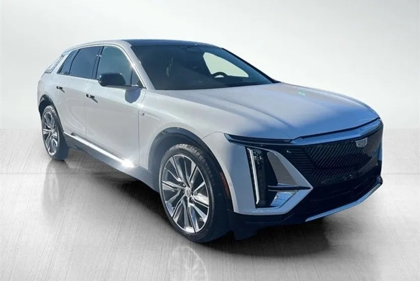 2024 Cadillac Lyriq Luxury photo 1