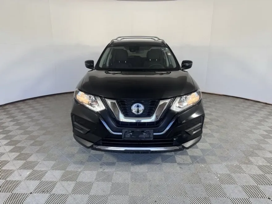 2020 Nissan Rogue SV photo 1