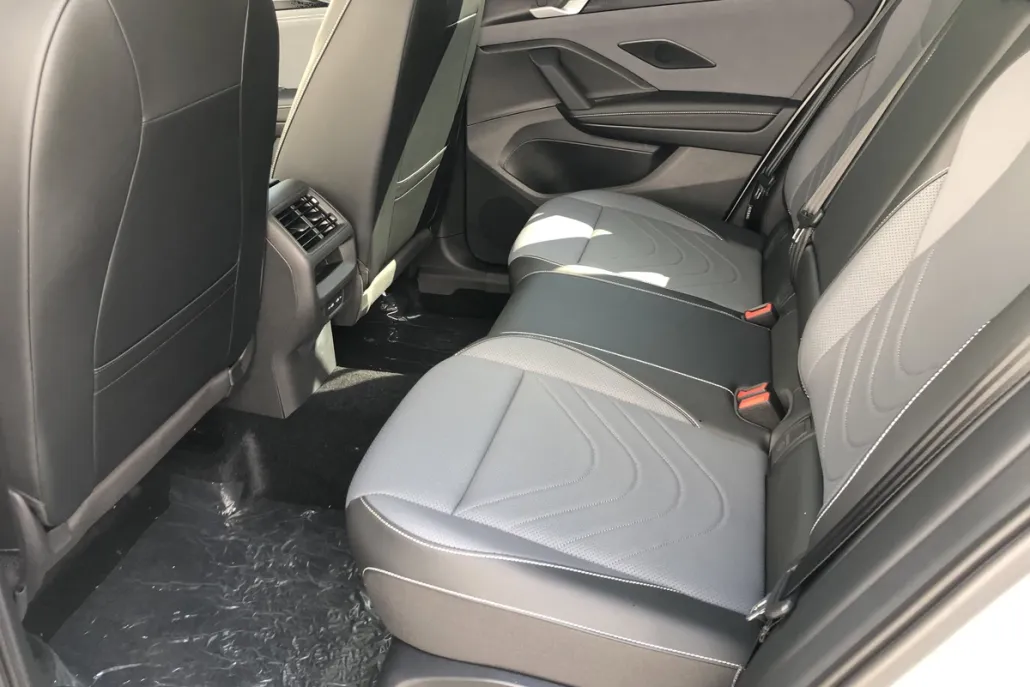 2025 Volkswagen Tiguan SE photo 1
