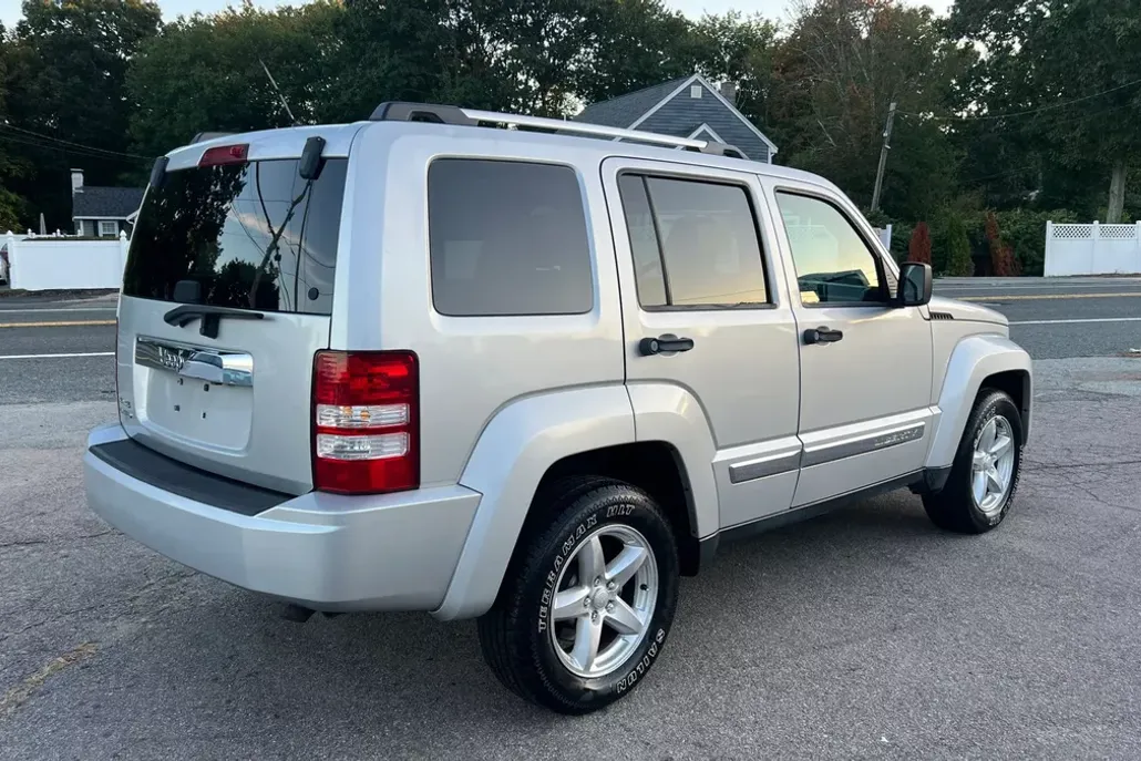 2009 Jeep Liberty Limited Sport photo 1