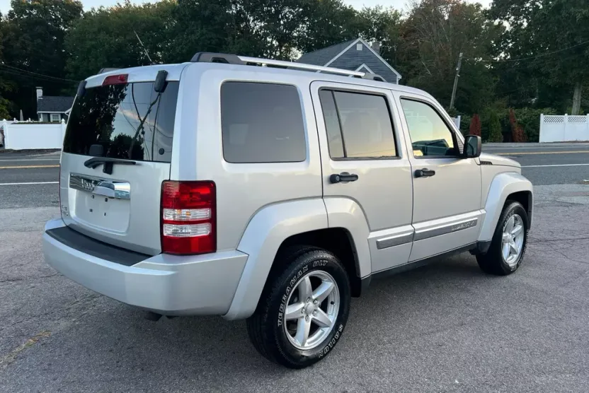 2009 Jeep Liberty Limited Sport photo 1