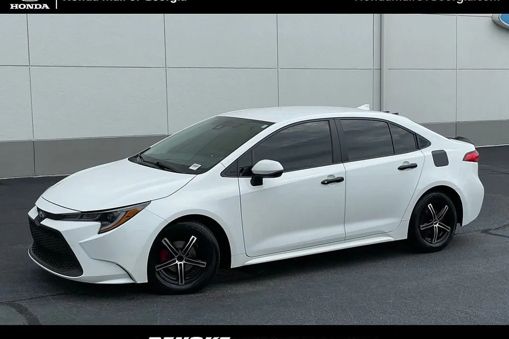 2022 Toyota Corolla Hybrid LE photo 1