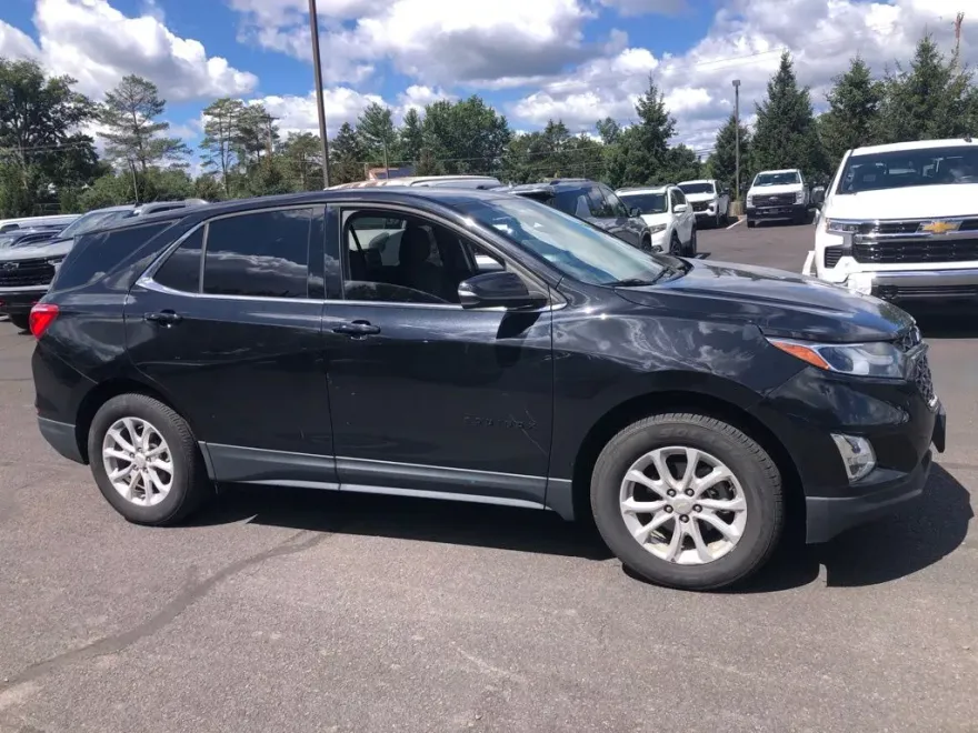 2018 Chevrolet Equinox LT photo 1