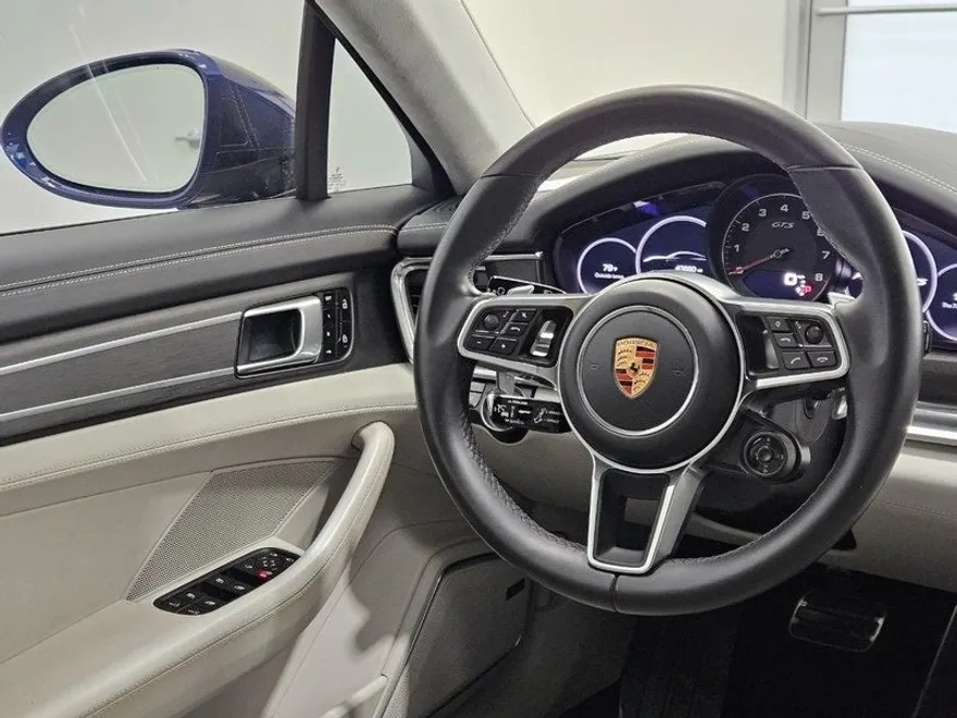 2020 Porsche Panamera GTS photo 15
