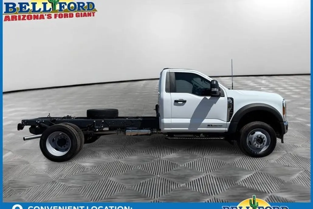 2025 Ford F-550 photo 1