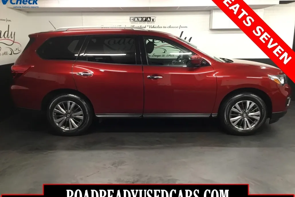 2018 Nissan Pathfinder SV photo 1