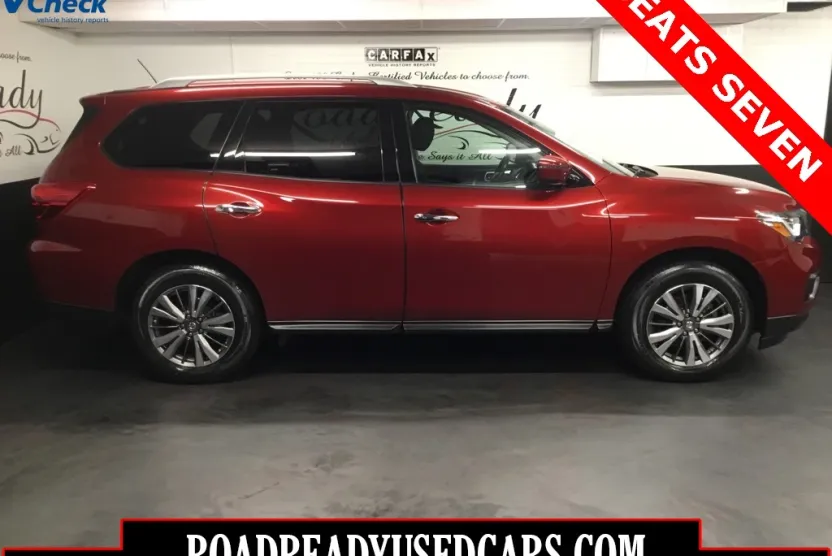 2018 Nissan Pathfinder SV photo 1