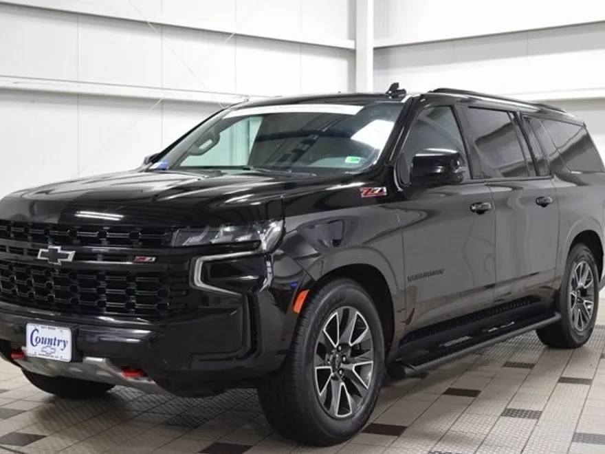 2023 Chevrolet Suburban Z71 photo 1