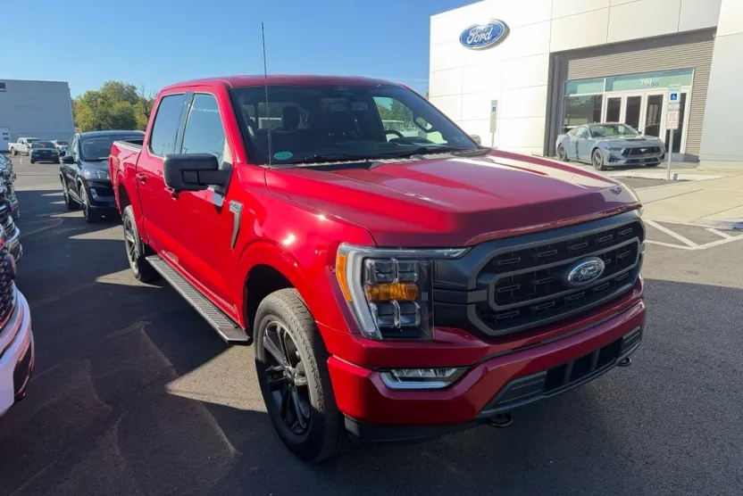2022 Ford F-150 XLT photo 1