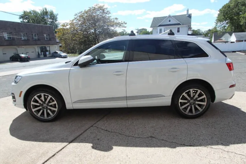 2017 Audi Q7 3.0T Premium Plus photo 1