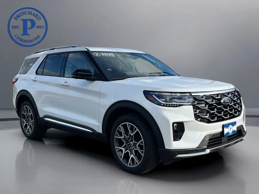 2025 Ford Explorer Platinum photo 1