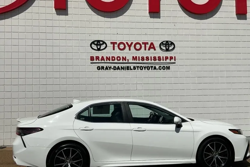 2024 Toyota Camry SE photo 1
