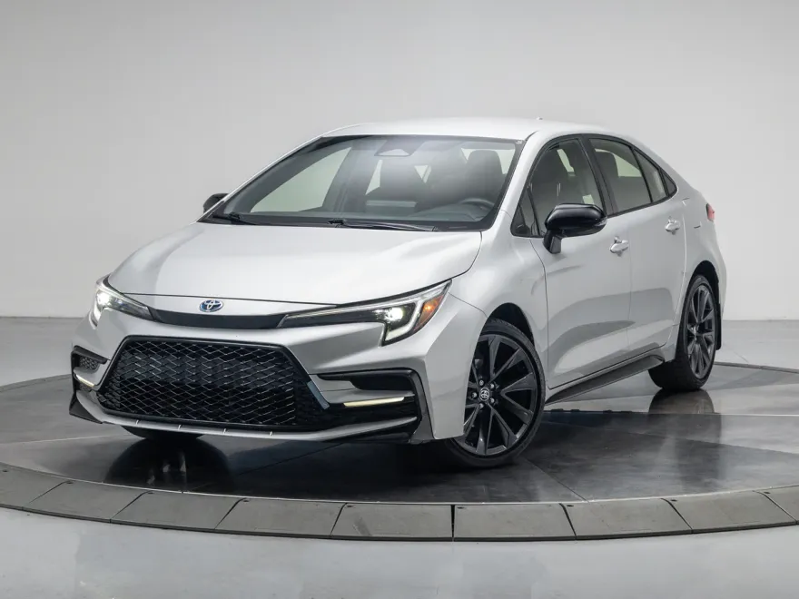 2024 Toyota Corolla Hybrid SE photo 1