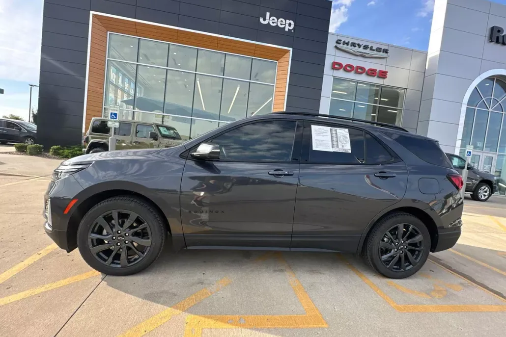 2022 Chevrolet Equinox RS photo 1
