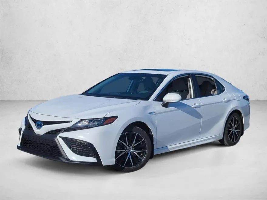 2021 Toyota Camry Hybrid SE photo 1