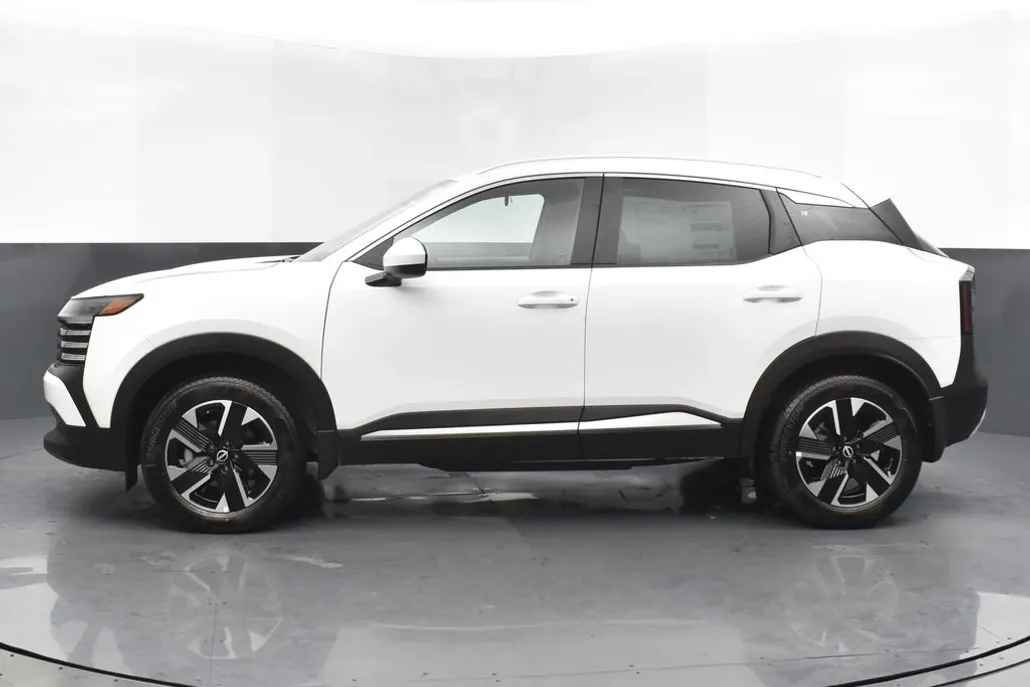 2025 Nissan Kicks SV photo 1