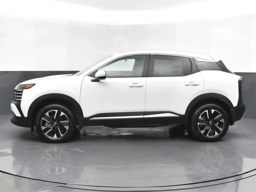 2025 Nissan Kicks SV photo 1