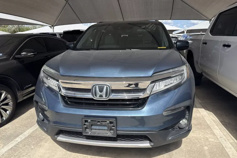 2020 Honda Pilot Touring photo 1