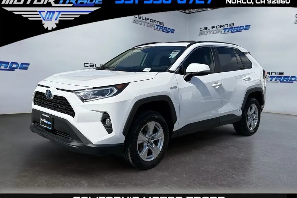 2020 Toyota RAV4 Hybrid XLE photo 1