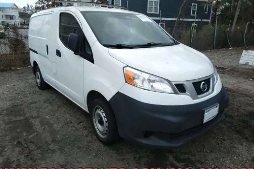 2016 Nissan NV200 SV photo 1