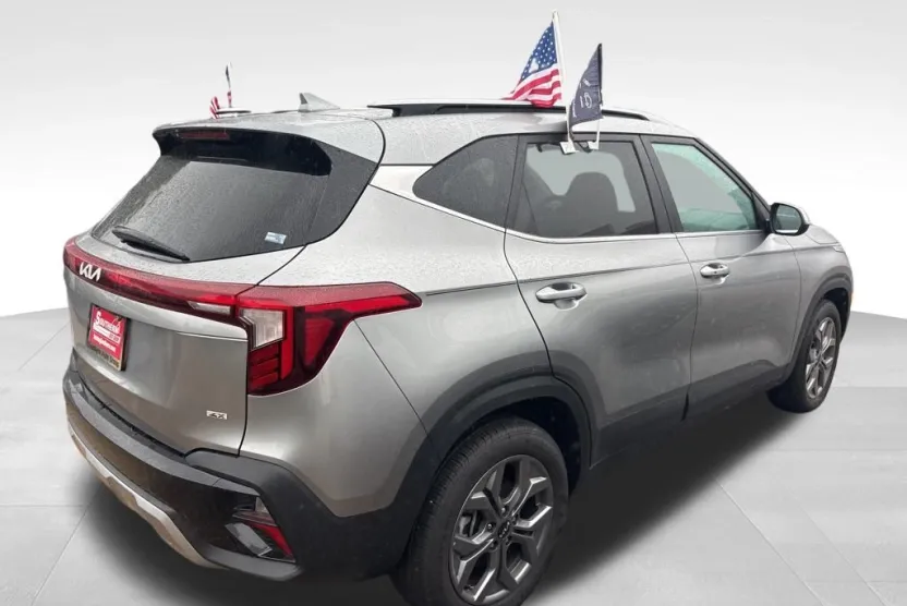 2024 Kia Seltos S photo 1