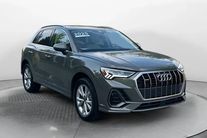 2025 Audi Q3 Premium 45 TFSI S line photo 1