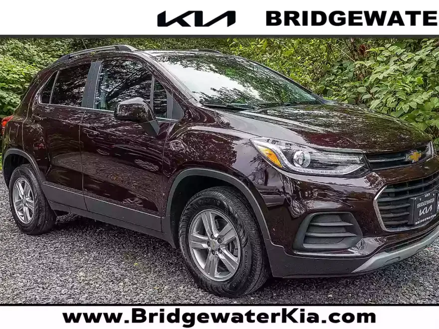 2022 Chevrolet Trax LT photo 1