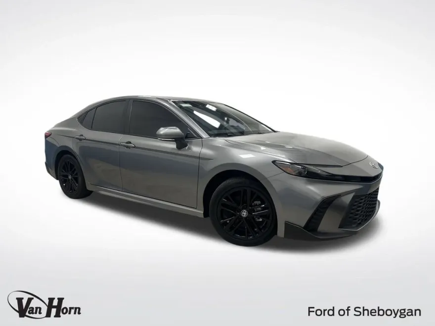 2025 Toyota Camry SE photo 1