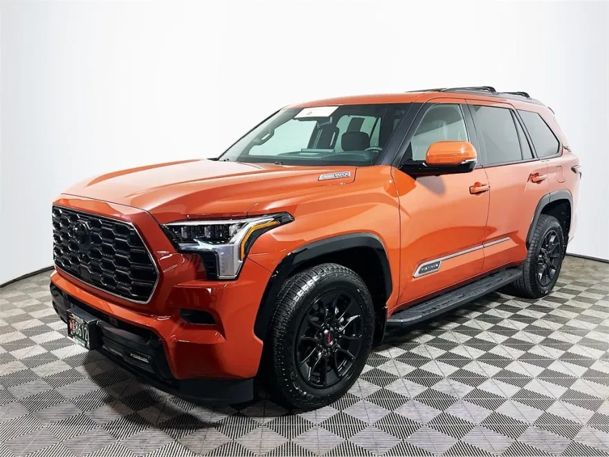 2025 Toyota Sequoia Platinum photo 1