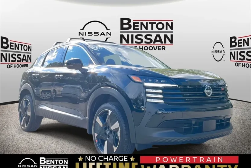 2026 Nissan Kicks SR photo 1