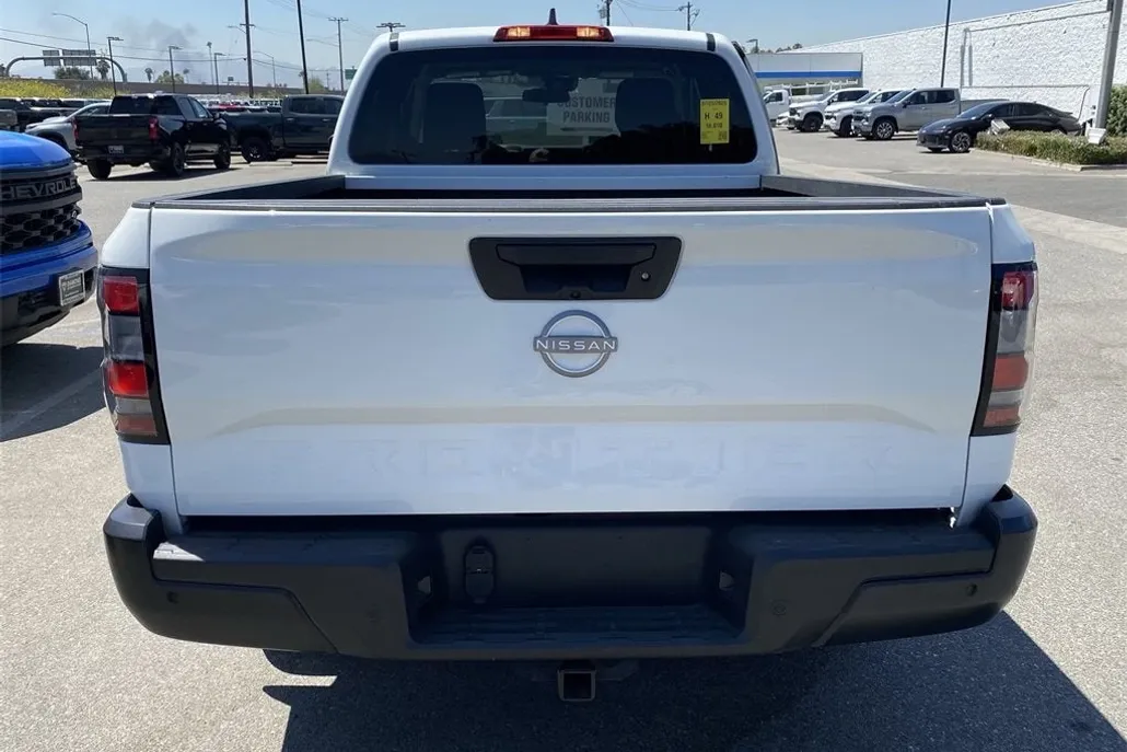 2024 Nissan Frontier S photo 1