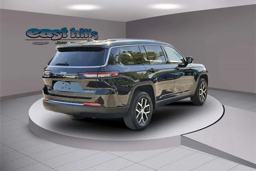 2023 Jeep Grand Cherokee Limited photo 1