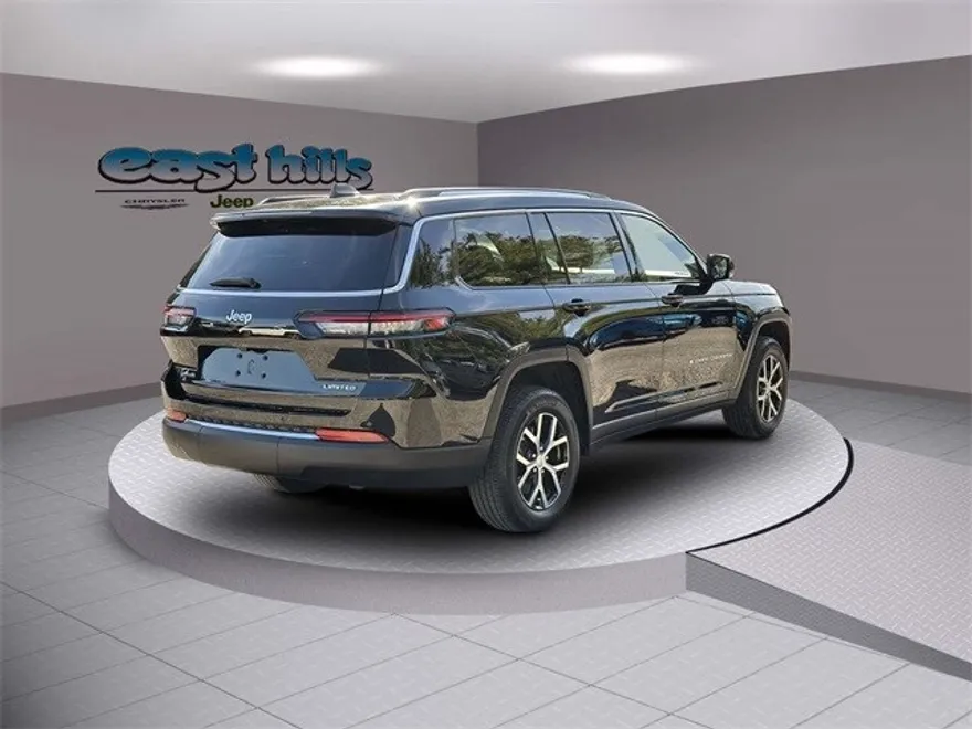 2023 Jeep Grand Cherokee Limited photo 1