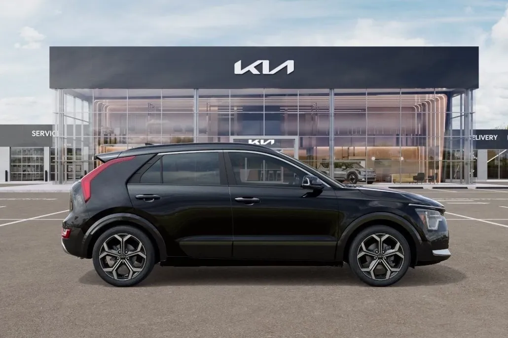 2025 Kia Niro SX Touring photo 1