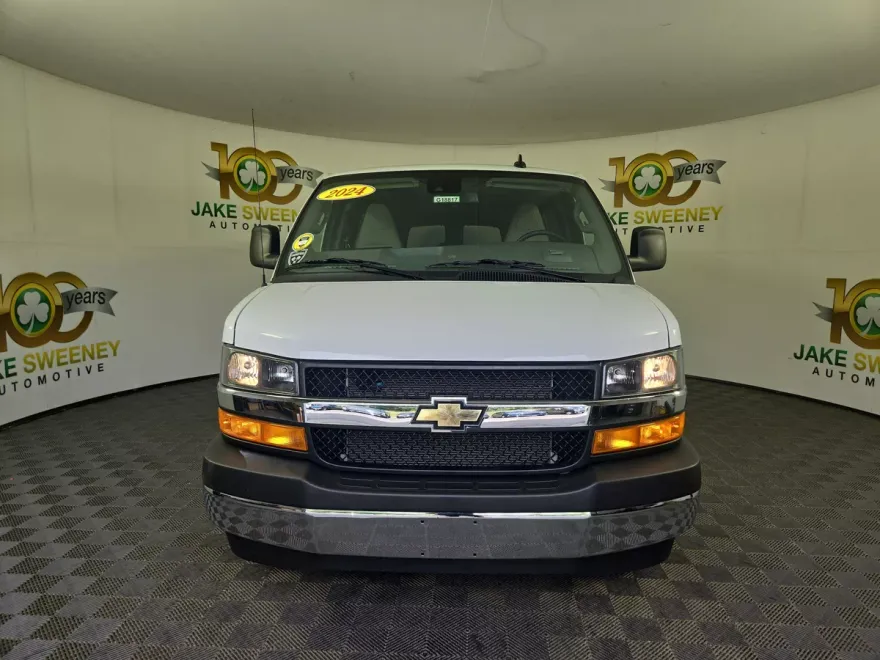 2024 Chevrolet Express 3500 Passenger Van photo 1