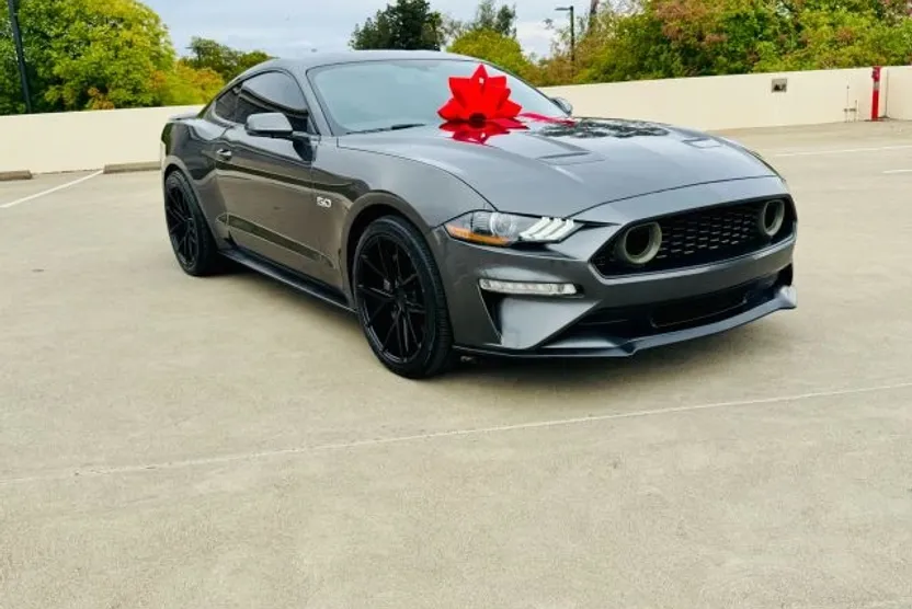 2020 Ford Mustang GT Premium photo 1