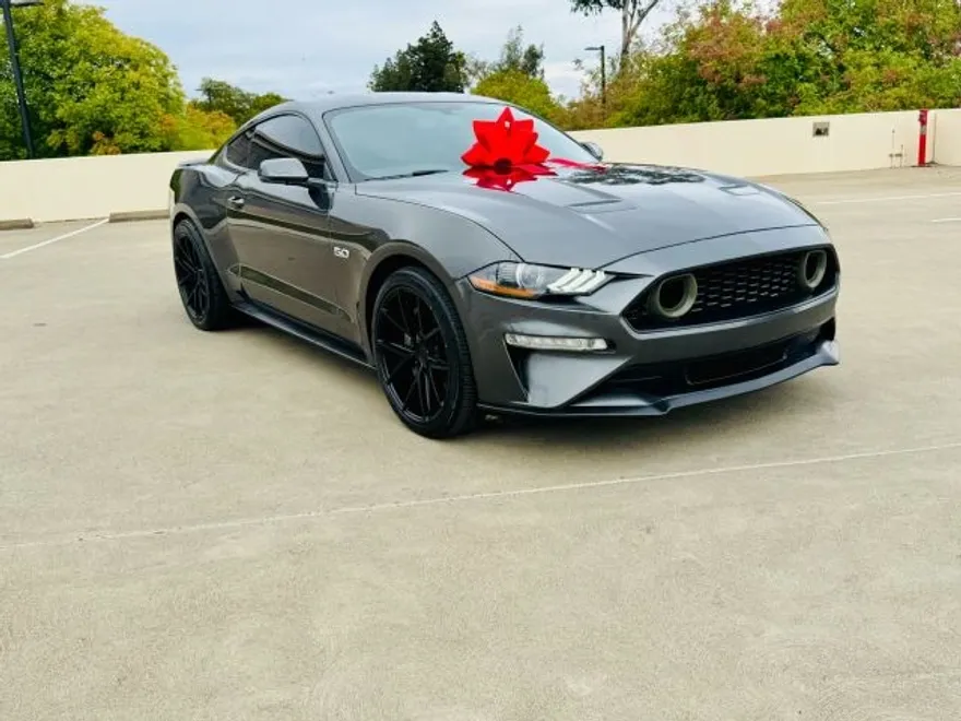 2020 Ford Mustang GT Premium photo 1