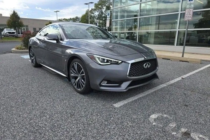 2018 Infiniti Q60 3.0t Luxe photo 1