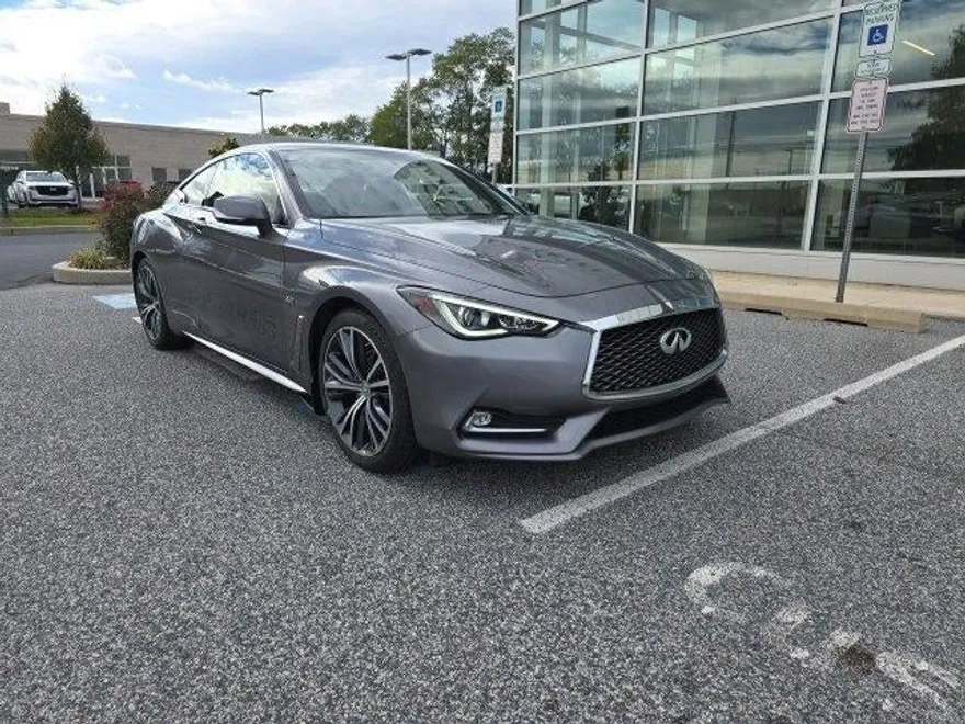 2018 Infiniti Q60 3.0t Luxe photo 1