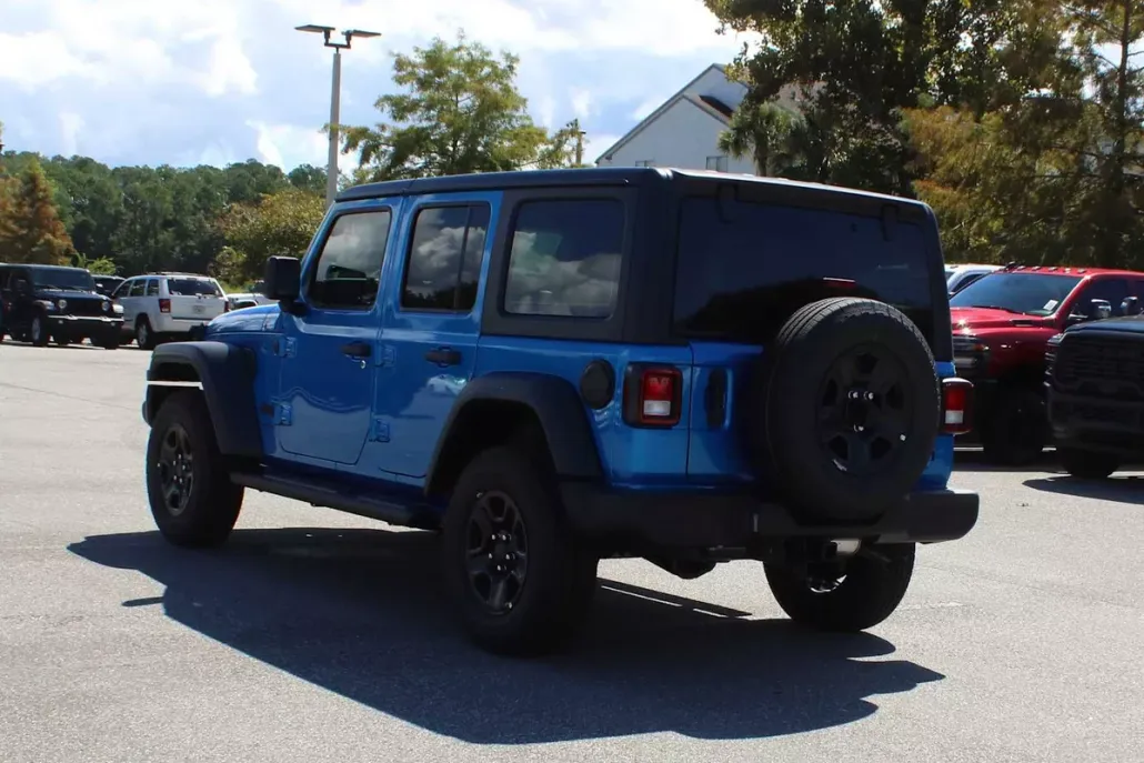 2025 Jeep Wrangler Sport photo 1