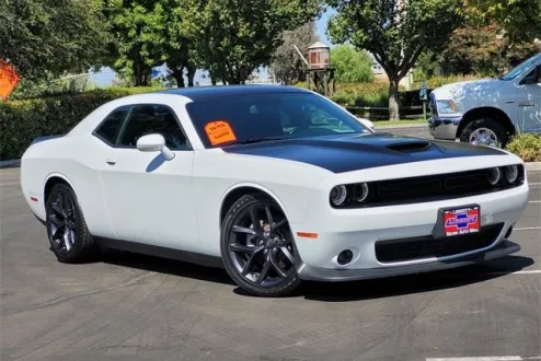 2022 Dodge Challenger GT photo 2