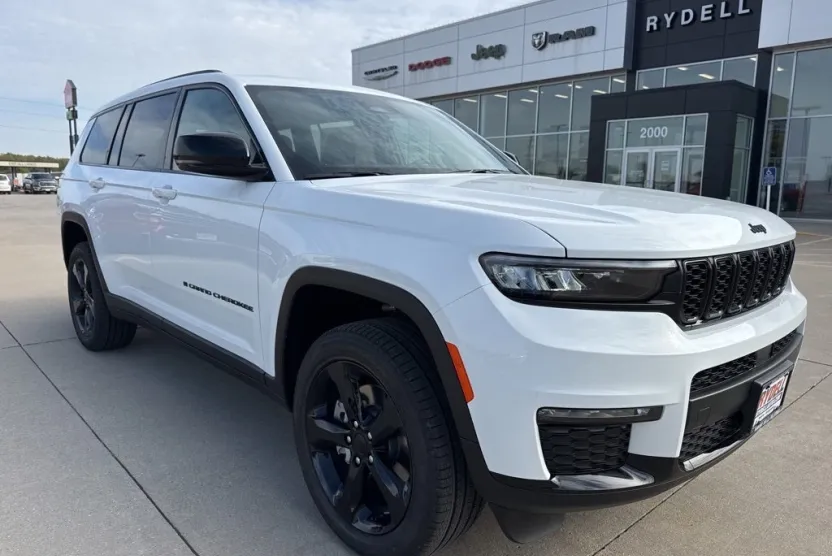 2025 Jeep Grand Cherokee Limited photo 1