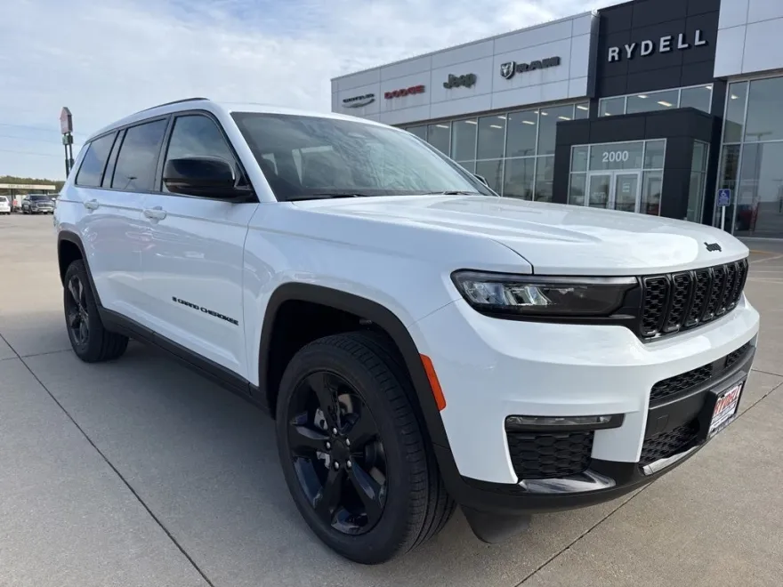 2025 Jeep Grand Cherokee Limited photo 1