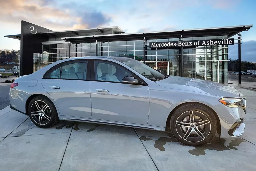 2025 Mercedes Benz E 350 4MATIC Sedan photo 1
