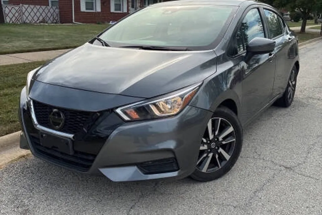 2021 Nissan Versa SV Sedan photo 1